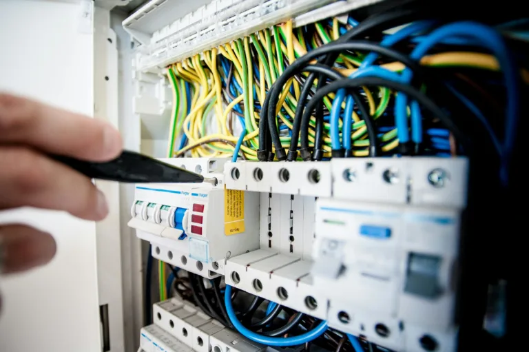 Ortsfeste elektrische Geräte